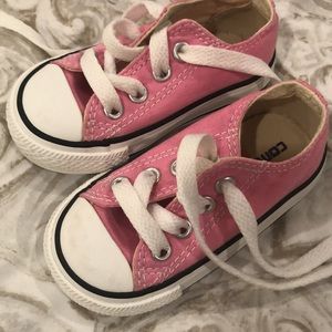 Girls pink converse